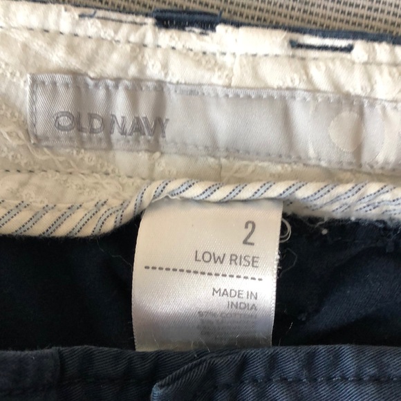 Old Navy Bermuda length navy blue shorts - Picture 3 of 5